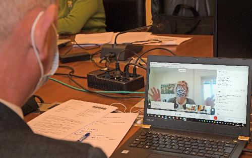 L'assessore regionale alle Finanze Barbara Zilli interviene in videoconferenza ai lavori della I Commissione consiliare